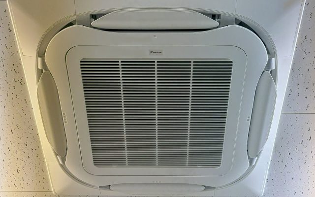工事後のダイキン天井埋込カセット形 S-ラウンドフロー、ツイン同時マルチ室内機